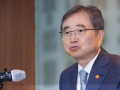 South Korean FM vows to seek dialogue with North Korea, other countries for peace on Korean Peninsula - Hindi News | South Korean FM vows to seek dialogue with North Korea, other countries for peace on Korean Peninsula | Latest international News at Lokmattimes.com