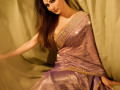 Mouni Roy enjoys a home cooked Bengali feast after a long time - Hindi News | Mouni Roy enjoys a home cooked Bengali feast after a long time | Latest entertainment News at Lokmattimes.com