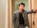 Simu Liu says Hollywood is harder for people who are not white - Hindi News | Simu Liu says Hollywood is harder for people who are not white | Latest entertainment News at Lokmattimes.com