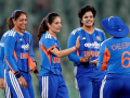 3rd T20I: Renuka’s four-fer, Deepti’s three wickets help India restrict SL to 112/7 - Hindi News | 3rd T20I: Renuka’s four-fer, Deepti’s three wickets help India restrict SL to 112/7 | Latest other-sports News at Lokmattimes.com