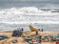 Sri Lankan Navy arrests three more Indian fishermen; tension escalates in TN's Rameswaram - Hindi News | Sri Lankan Navy arrests three more Indian fishermen; tension escalates in TN's Rameswaram | Latest international News at Lokmattimes.com