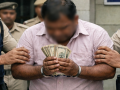 Bihar: Panchayat Secretary caught red-handed taking Rs 10,000 bribe for birth certificate - Hindi News | Bihar: Panchayat Secretary caught red-handed taking Rs 10,000 bribe for birth certificate | Latest national News at Lokmattimes.com
