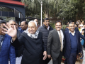 Nitish Kumar makes a surprise visit to JD-U state office, boosts worker morale - Hindi News | Nitish Kumar makes a surprise visit to JD-U state office, boosts worker morale | Latest national News at Lokmattimes.com