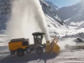 BRO intensifies snow clearance operations at Zoji La to support army’s winter preparedness - Hindi News | BRO intensifies snow clearance operations at Zoji La to support army’s winter preparedness | Latest national News at Lokmattimes.com