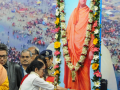 Bengal CM calls for ‘unity, peace and harmony’ on Swami Vivekananda’s 163rd birth anniversary - Hindi News | Bengal CM calls for ‘unity, peace and harmony’ on Swami Vivekananda’s 163rd birth anniversary | Latest national News at Lokmattimes.com
