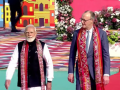 PM Modi, German Chancellor Merz share festive moments at International Kite Festival - Hindi News | PM Modi, German Chancellor Merz share festive moments at International Kite Festival | Latest international News at Lokmattimes.com