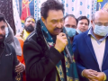 Kumar Sanu sings ‘Jab Koi Baat Bigad Jaaye’ in front of Premanand Maharaj - Hindi News | Kumar Sanu sings ‘Jab Koi Baat Bigad Jaaye’ in front of Premanand Maharaj | Latest entertainment News at Lokmattimes.com