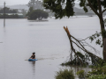 Flood emergency prompts widespread warnings in Australia's Queensland - Hindi News | Flood emergency prompts widespread warnings in Australia's Queensland | Latest international News at Lokmattimes.com