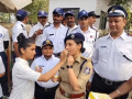 Gujarat govt hikes stipend for TRB personnel, latter celebrates with sweets - Hindi News | Gujarat govt hikes stipend for TRB personnel, latter celebrates with sweets | Latest national News at Lokmattimes.com