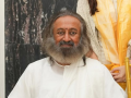 Bhumi Pednekkar meets spiritual leader Sri Sri Ravi Shankar, calls herself ‘blessed’  - Hindi News | Bhumi Pednekkar meets spiritual leader Sri Sri Ravi Shankar, calls herself ‘blessed’  | Latest entertainment News at Lokmattimes.com