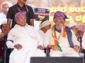 K’taka Congress crisis: Siddaramaiah loses cool over pro-Shivakumar slogans - Hindi News | K’taka Congress crisis: Siddaramaiah loses cool over pro-Shivakumar slogans | Latest national News at Lokmattimes.com