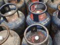 Commercial LPG cylinder prices rise by Rs 49 from Feb 1 - Hindi News | Commercial LPG cylinder prices rise by Rs 49 from Feb 1 | Latest business News at Lokmattimes.com