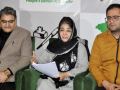 Mehbooba Mufti regrets ‘silence’ of govt of India, NC on US-Israel attack on Iran - Hindi News | Mehbooba Mufti regrets ‘silence’ of govt of India, NC on US-Israel attack on Iran | Latest national News at Lokmattimes.com