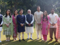 Sachin Tendulkar meets PM Modi with family, invites him to son Arjun’s wedding - Hindi News | Sachin Tendulkar meets PM Modi with family, invites him to son Arjun’s wedding | Latest other-sports News at Lokmattimes.com