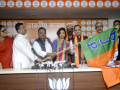 Former Left Front Minister Kshiti Goswami's daughter joins BJP ahead of Bengal Assembly polls - Hindi News | Former Left Front Minister Kshiti Goswami's daughter joins BJP ahead of Bengal Assembly polls | Latest national News at Lokmattimes.com