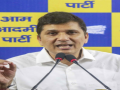 Delhi BJP slams AAP leader Saurabh Bharadwaj’s ‘anarchist’ act of burning newspaper​ - Hindi News | Delhi BJP slams AAP leader Saurabh Bharadwaj’s ‘anarchist’ act of burning newspaper​ | Latest national News at Lokmattimes.com