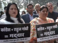 BJP protests outside Cong HQ over Youth Congress demonstration at India AI Impact Summit - Hindi News | BJP protests outside Cong HQ over Youth Congress demonstration at India AI Impact Summit | Latest national News at Lokmattimes.com