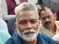 Bihar: Pappu Yadav consoles kin of slain minor - Hindi News | Bihar: Pappu Yadav consoles kin of slain minor | Latest national News at Lokmattimes.com