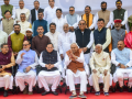Light moments in Legislative Council as Nitish Kumar’s folded hands steal photo session spotlight - Hindi News | Light moments in Legislative Council as Nitish Kumar’s folded hands steal photo session spotlight | Latest national News at Lokmattimes.com