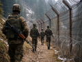 Army foils infiltration bid along LoC in Poonch sector - Hindi News | Army foils infiltration bid along LoC in Poonch sector | Latest national News at Lokmattimes.com