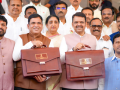 Maha Budget proposes higher green tax on older vehicles, cap on crane vehicle tax - Hindi News | Maha Budget proposes higher green tax on older vehicles, cap on crane vehicle tax | Latest national News at Lokmattimes.com