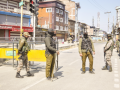 Life returns back to normal in Kashmir Valley after authorities lift restrictions - Hindi News | Life returns back to normal in Kashmir Valley after authorities lift restrictions | Latest national News at Lokmattimes.com
