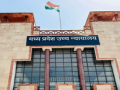 4 cops suspended after man enters Madhya Pradesh HC with foetus in bag - Hindi News | 4 cops suspended after man enters Madhya Pradesh HC with foetus in bag | Latest national News at Lokmattimes.com