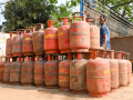Experts call for easing pressure on LPG demand as Induction cooker makers' shares rise - Hindi News | Experts call for easing pressure on LPG demand as Induction cooker makers' shares rise | Latest technology News at Lokmattimes.com