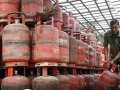 Domestic LPG production rises 25 pc as govt directs supply to households amid Middle East tensions - Hindi News | Domestic LPG production rises 25 pc as govt directs supply to households amid Middle East tensions | Latest technology News at Lokmattimes.com