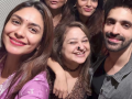 Mrunal Thakur reunites with BFFs from her former TV show Kumkum Bhagya - Hindi News | Mrunal Thakur reunites with BFFs from her former TV show Kumkum Bhagya | Latest entertainment News at Lokmattimes.com