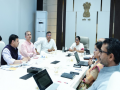 Delhi CM denies LPG, petrol shortage; orders action against black marketers - Hindi News | Delhi CM denies LPG, petrol shortage; orders action against black marketers | Latest national News at Lokmattimes.com