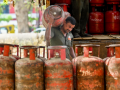 No change in LPG refill timelines, stocks adequate: Govt - Hindi News | No change in LPG refill timelines, stocks adequate: Govt | Latest technology News at Lokmattimes.com