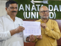 Nitish Kumar files nomination for JD-U national president post; Sanjay Jha submits papers - Hindi News | Nitish Kumar files nomination for JD-U national president post; Sanjay Jha submits papers | Latest national News at Lokmattimes.com