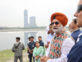 Delhi L-G Sandhu visits Kalindi Kunj, boosts battle against Yamuna pollution - Hindi News | Delhi L-G Sandhu visits Kalindi Kunj, boosts battle against Yamuna pollution | Latest national News at Lokmattimes.com