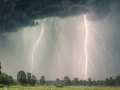 IMD warns of thunderstorms, hail across Madhya Pradesh till March 21 - Hindi News | IMD warns of thunderstorms, hail across Madhya Pradesh till March 21 | Latest national News at Lokmattimes.com