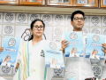 Trinamool makes 10-point promise in poll manifesto for Bengal Assembly polls - Hindi News | Trinamool makes 10-point promise in poll manifesto for Bengal Assembly polls | Latest national News at Lokmattimes.com