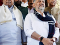 Hectic activity in K'taka Cong: Shivakumar camps in Delhi; Siddaramaiah meets supporters - Hindi News | Hectic activity in K'taka Cong: Shivakumar camps in Delhi; Siddaramaiah meets supporters | Latest national News at Lokmattimes.com