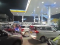 Panic buying at fuel stations in Hyderabad; petroleum dealers association says no shortage - Hindi News | Panic buying at fuel stations in Hyderabad; petroleum dealers association says no shortage | Latest national News at Lokmattimes.com