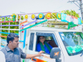 Andhra Congress chief Sharmila drives truck loaded with bananas to highlight farmers’ plight - Hindi News | Andhra Congress chief Sharmila drives truck loaded with bananas to highlight farmers’ plight | Latest national News at Lokmattimes.com