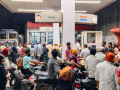 India holds fuel prices steady as US, UAE, Australia, Pak see sharp surge - Hindi News | India holds fuel prices steady as US, UAE, Australia, Pak see sharp surge | Latest international News at Lokmattimes.com