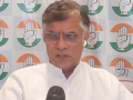 'Not for consumers', 'comprehensive programme needed': Congress on fuel tax cut - Hindi News | 'Not for consumers', 'comprehensive programme needed': Congress on fuel tax cut | Latest national News at Lokmattimes.com