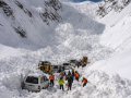 Six killed, 5 injured in Zojila Pass avalanche tragedy - Hindi News | Six killed, 5 injured in Zojila Pass avalanche tragedy | Latest national News at Lokmattimes.com