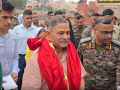 Army Chief General Upendra Dwivedi visits Shree Jagannath Temple in Puri with family - Hindi News | Army Chief General Upendra Dwivedi visits Shree Jagannath Temple in Puri with family | Latest national News at Lokmattimes.com