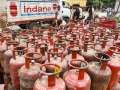 Sale of 5 kg LPG cylinders touches 14.3 lakh, PNG connections rise to 4.4 lakh - Hindi News | Sale of 5 kg LPG cylinders touches 14.3 lakh, PNG connections rise to 4.4 lakh | Latest national News at Lokmattimes.com