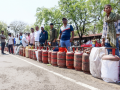 ‘Normal LPG supply’: Over 17.83 lakh small cylinders sold in April ​ - Hindi News | ‘Normal LPG supply’: Over 17.83 lakh small cylinders sold in April ​ | Latest business News at Lokmattimes.com
