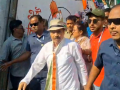 Bengal's Berhampore tense as Congress candidate Adhir Ranjan Chowdhury faces TMC protests - Hindi News | Bengal's Berhampore tense as Congress candidate Adhir Ranjan Chowdhury faces TMC protests | Latest national News at Lokmattimes.com