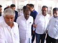 Kumaraswamy defends Centre on LPG crisis, urges Cong not to politicise fuel supply issues - Hindi News | Kumaraswamy defends Centre on LPG crisis, urges Cong not to politicise fuel supply issues | Latest national News at Lokmattimes.com