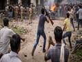 Violence erupts in Bihar's Katihar over custodial death; mob snatches constable's rifle - Hindi News | Violence erupts in Bihar's Katihar over custodial death; mob snatches constable's rifle | Latest national News at Lokmattimes.com