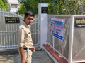 NSUI members paste posters outside Dy CM Rajendra Shukla's office in Bhopal - Hindi News | NSUI members paste posters outside Dy CM Rajendra Shukla's office in Bhopal | Latest national News at Lokmattimes.com