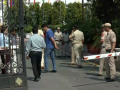 Car breaks through high-security gate of Delhi Assembly premises, masked man places flower bouquet on porch - Hindi News | Car breaks through high-security gate of Delhi Assembly premises, masked man places flower bouquet on porch | Latest national News at Lokmattimes.com